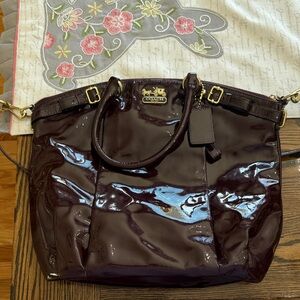 Coach Madison Lindsey Satchel Bag Burgendy Patent Leather Bag